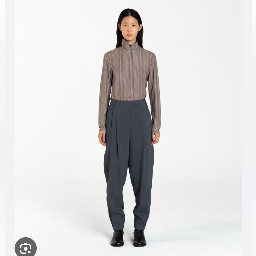 AMOMENTO Gray Pleated Pants